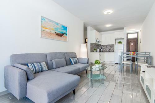 Central 2 Bedroom Apartment Playa De Las Americas