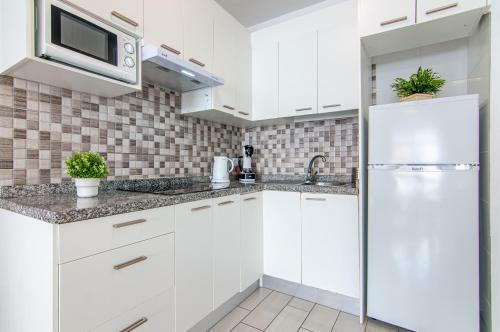 Central 2 Bedroom Apartment Playa De Las Americas