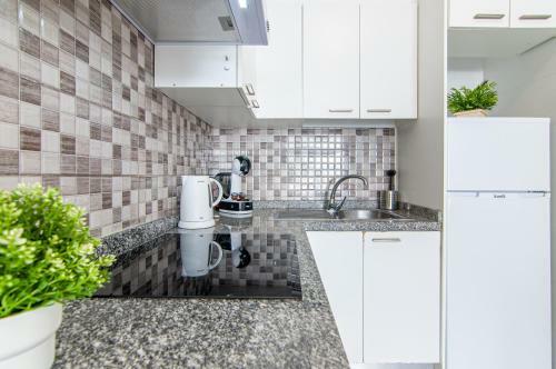 Central 2 Bedroom Apartment Playa De Las Americas
