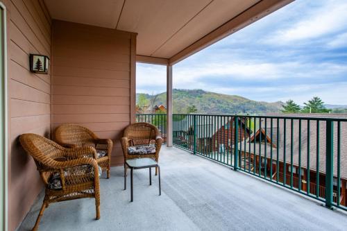 The Bear Paw Palace Mtn View And Community Pools