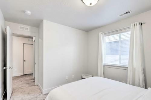Pet-friendly American Fork Home With Mtn Views!