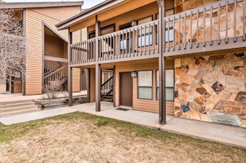 Apartamento Chic Eden Condo With Pool Access Less Than 5 Mi To Ski!