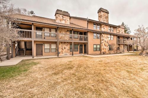 Apartamento Chic Eden Condo With Pool Access Less Than 5 Mi To Ski!