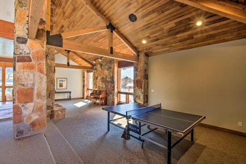 Apartamento Chic Eden Condo With Pool Access Less Than 5 Mi To Ski!