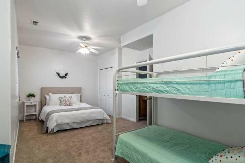 Hubbard Haven - Beautiful Home That Sleeps 30!