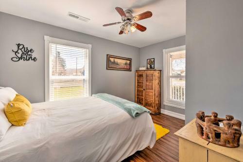 Pet-friendly Chic Home With Spacious Back Yard!