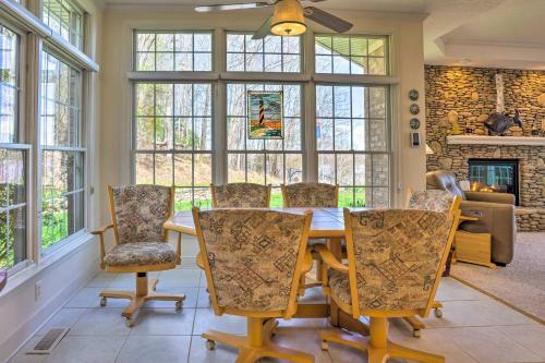 Spacious Chester Home With Yard On James River!