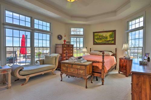 Spacious Chester Home With Yard On James River!