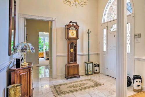 Spacious Chester Home With Yard On James River!