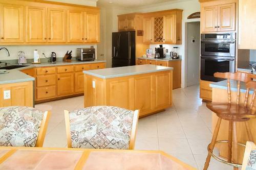 Spacious Chester Home With Yard On James River!