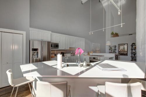 Glamorous Gallivan Loop