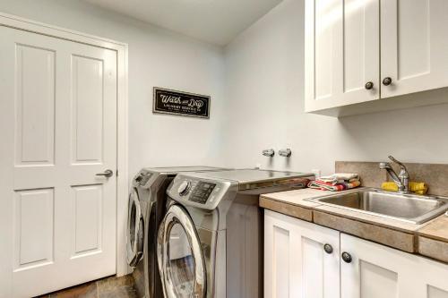 Glamorous Gallivan Loop