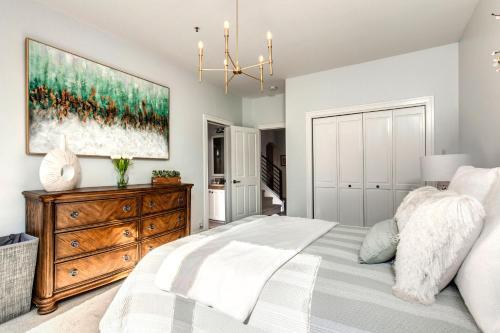 Glamorous Gallivan Loop