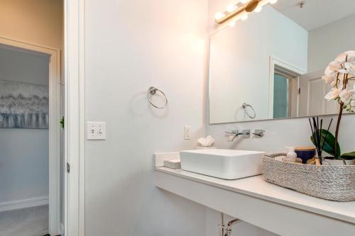 Glamorous Gallivan Loop