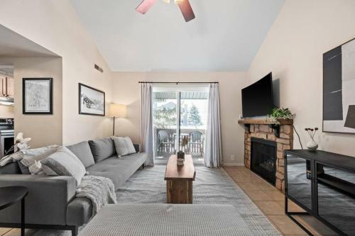 Apartamento Cozy Top Floor Condo With Mountain Views