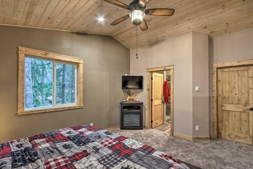 Secluded Ashford Getaway With Fire Pit And Grill!