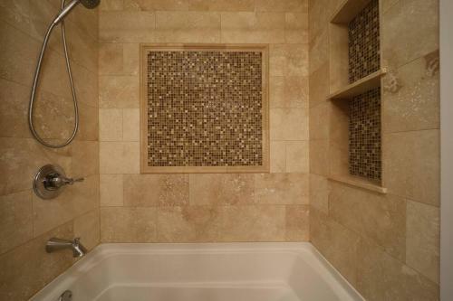 Modern Lake Hills Villa, Ideal Long Or Shared Stay