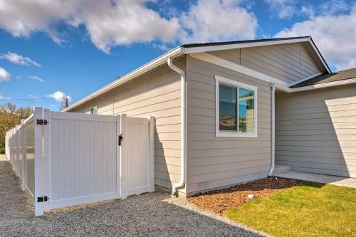 Charming Home With Mtn And Columbia River Views!