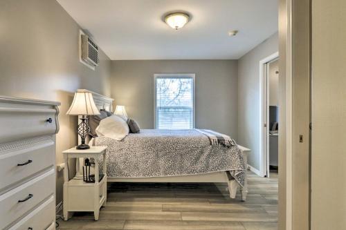 Centrally Located South Hill Apartment With Tv!