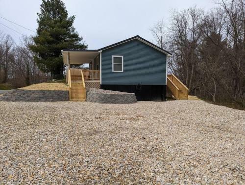 Summerlee Suite - Beautiful Remodeled Farmhouse