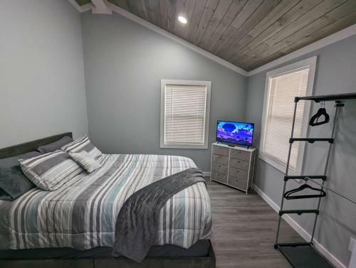 Summerlee Suite - Beautiful Remodeled Farmhouse