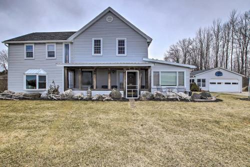 Sheboygan Home With Private Hot Tub And Fire Pit!