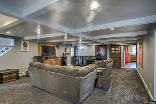 Sheboygan Home With Private Hot Tub And Fire Pit!