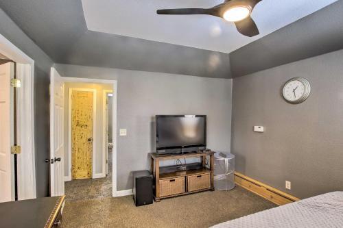 Sheboygan Home With Private Hot Tub And Fire Pit!