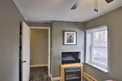 Sheboygan Home With Private Hot Tub And Fire Pit!