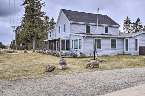 Sheboygan Home With Private Hot Tub And Fire Pit!