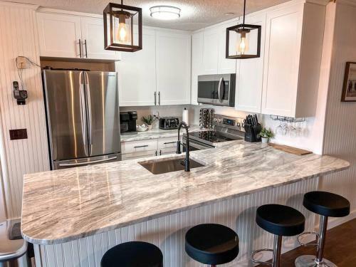 Apartamento 202d Summit - Completely Remodeled Modern Condo In Summit!