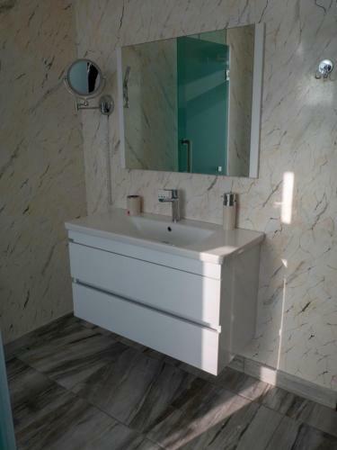 Boulevard Side Apartments