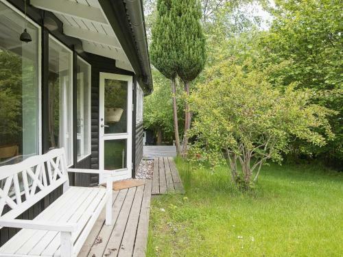 Holiday Home Dronningm�lle VI