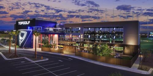 Euphoria In Peoria! [heated Pool & Prime Location]