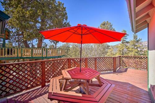 Big Bear Lake Cabin With Deck About 5 Mi To Skiing!