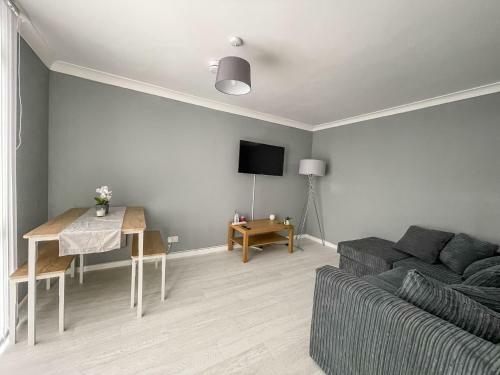 Cosy Modern And Contemporary Home Close To Centre