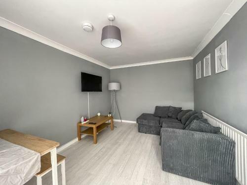 Impeccable 2-bed Home Close To City Centre!!