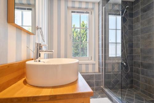 Portville Canal Side Villas 66 (3br)