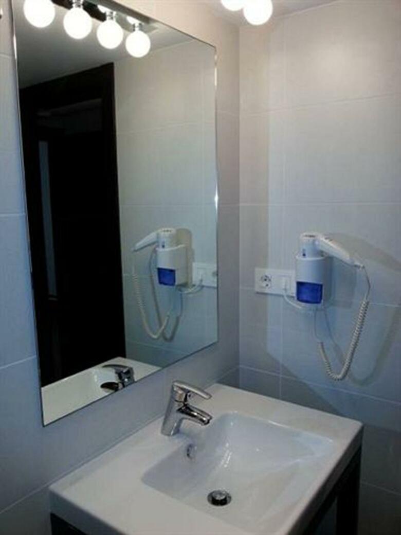 New Hotel Colon