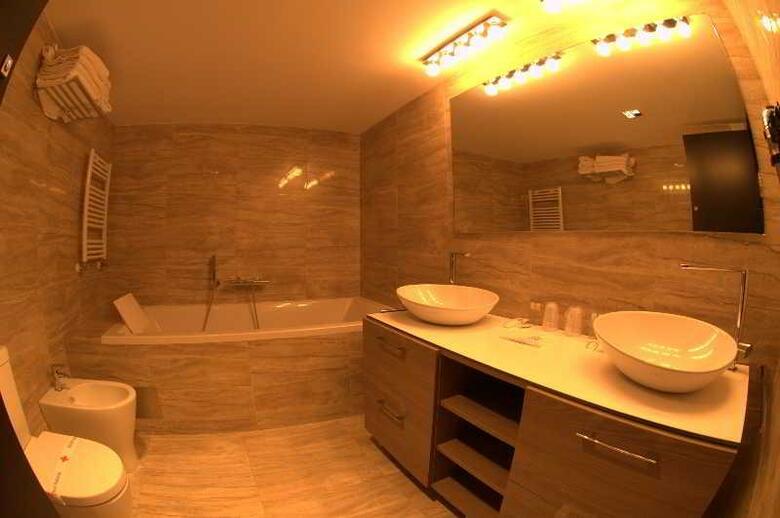 New Hotel Colon
