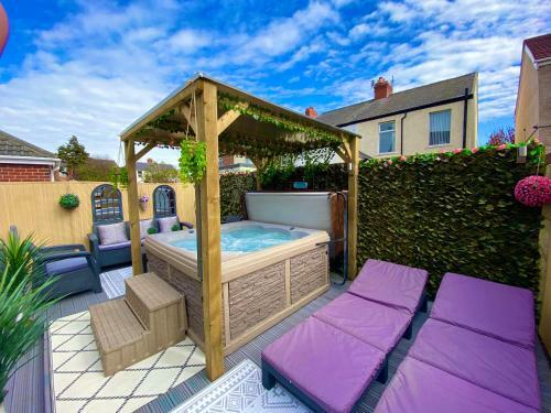 New?the Hottub House Blackpool Pleasure Beach