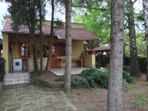 Hal�sz Vend�gh�z Tiszak�cske