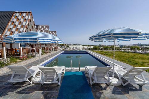 Cozy Bungalow Surrounded By Nature With Shared Pool In Demre, Antalya