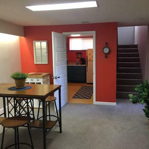 Charming Garden Level Suite With Private Entrance