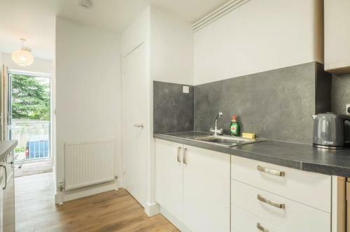 Cosy Two Bedroom Apartment In Excellent Location