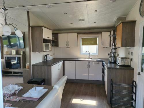 Remarkable 2-bed Lodge In Clacton-on-sea