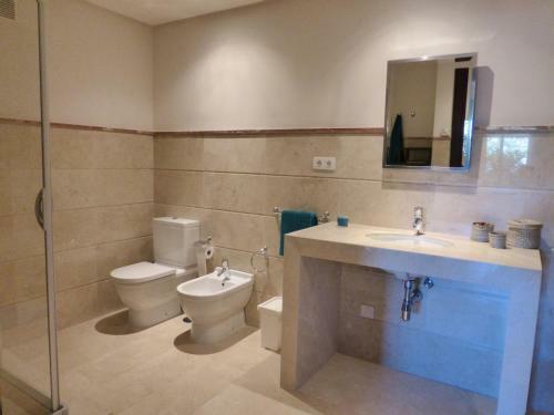 El Casar Apartments