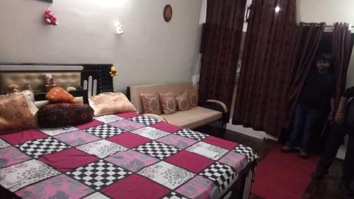 Apartamento Oyo Home 87523 Naini Homes