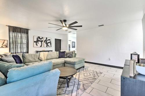 Sun-soaked Bradenton Home With Screened Porch!