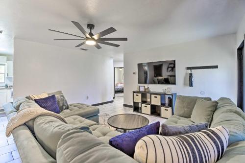 Sun-soaked Bradenton Home With Screened Porch!